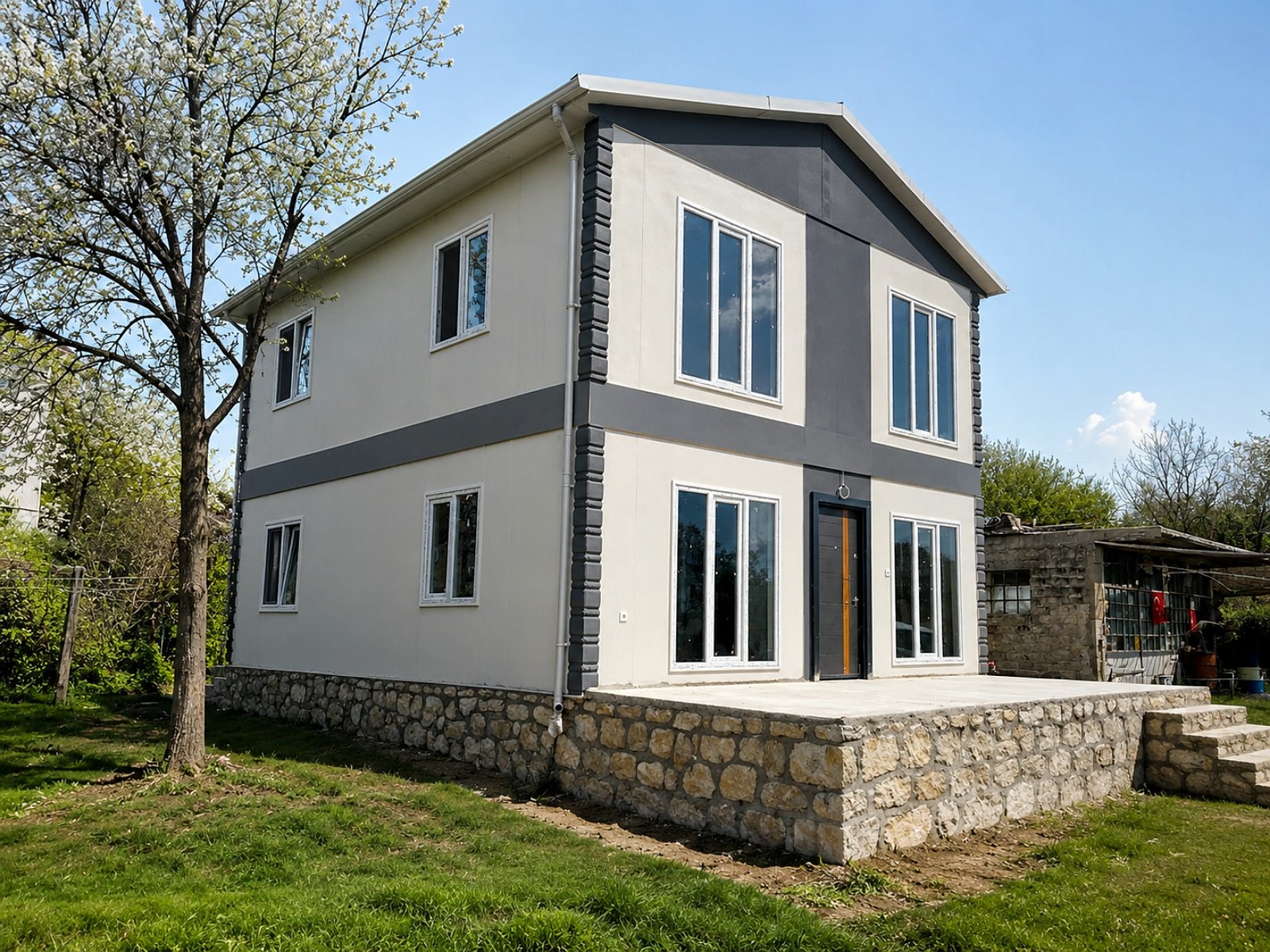 Çift katlı 2+1 prefabrik ev dış cephe görünümü